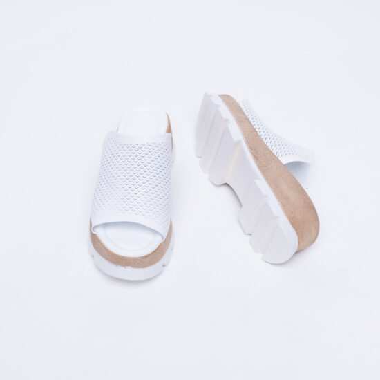 Бели чехли на платформа от естествена кожа / / Бели чехли на платформа от естествена кожа / /