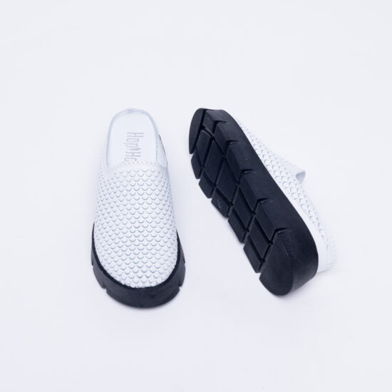 Бяло анатомично дамско сабо от естествена кожа / /