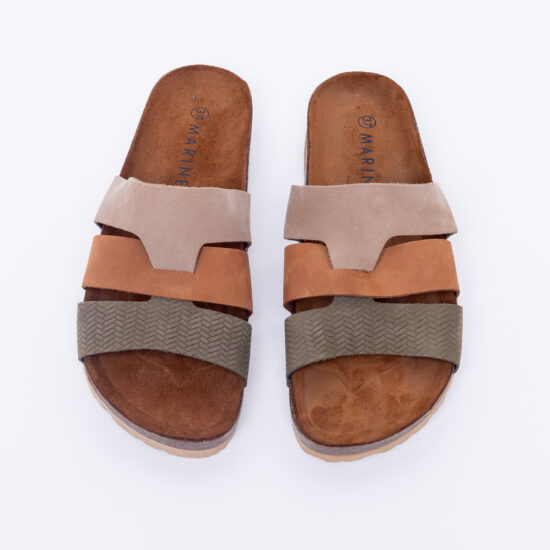 Летни дамски чехли с широка каишка от набук / /