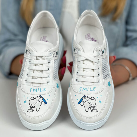 Дамски работни маратонки с олекотена подметка / / Дамски работни маратонки с олекотена подметка / /