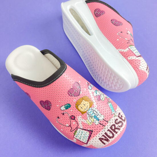 Дамско анатомично медицинско сабо на платформа / / Дамско анатомично медицинско сабо на платформа / /