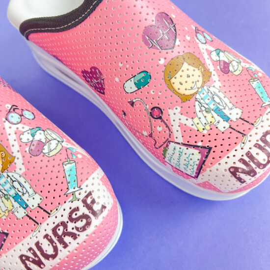 Дамско анатомично медицинско сабо на платформа / / Дамско анатомично медицинско сабо на платформа / /