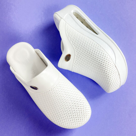 Дамско анатомично медицинско сабо на платформа / / Дамско анатомично медицинско сабо на платформа / /