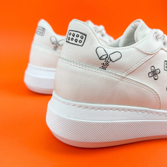 Дамски работни маратонки с олекотена подметка / / Дамски работни маратонки с олекотена подметка / /