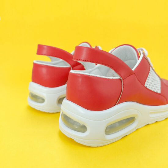 Дамски работни маратонки с олекотена подметка / / Дамски работни маратонки с олекотена подметка / /