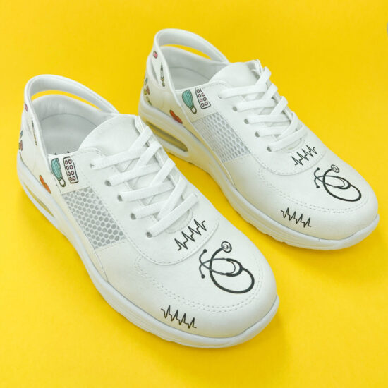 Дамски работни маратонки с олекотена подметка / /