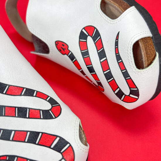 Ортопедични сандали със стелка от естествен велур / / Ортопедични сандали със стелка от естествен велур / /