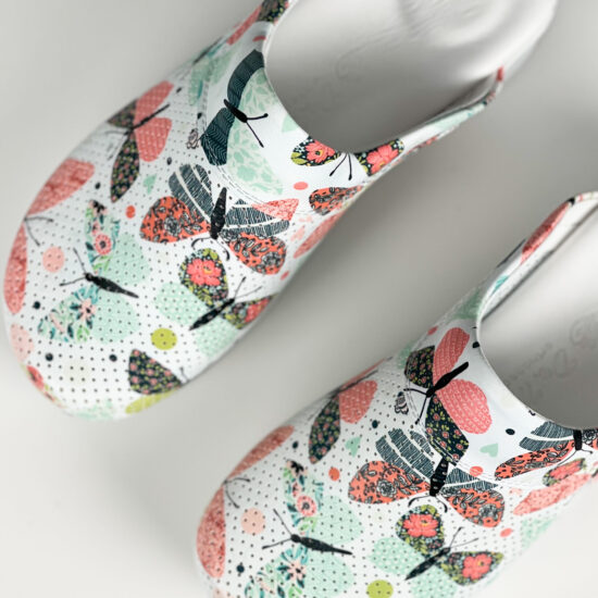 Дамско анатомично медицинско сабо на платформа / / Дамско анатомично медицинско сабо на платформа / /