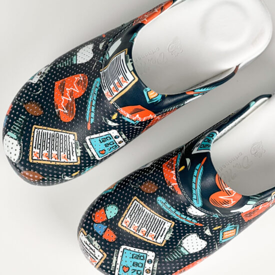 Дамско анатомично медицинско сабо на платформа / /