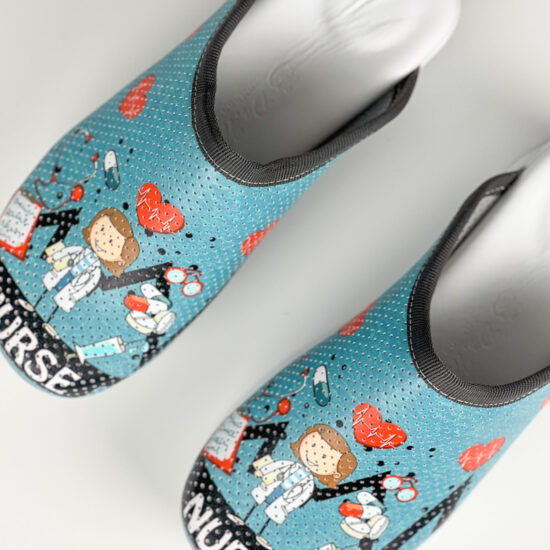 Дамско анатомично медицинско сабо на платформа / /