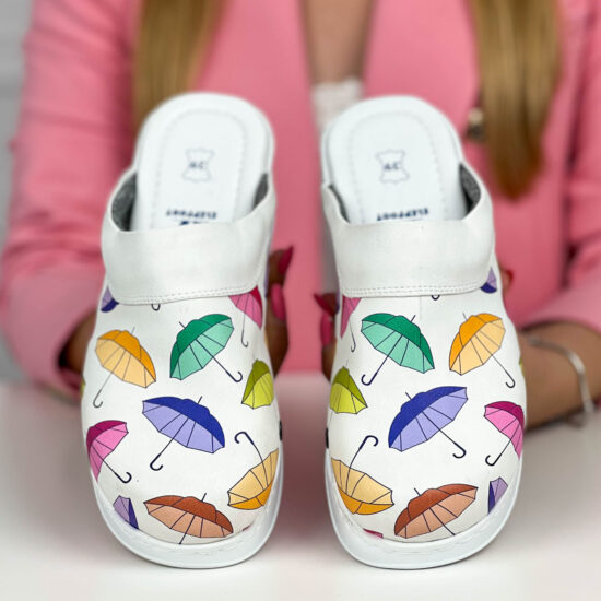 Бяло санитарно сабо със стелка от естествена кожа / /