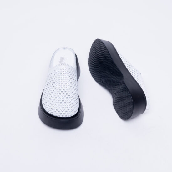 Бяло дамско анатомично сабо от естествена кожа / / Бяло дамско анатомично сабо от естествена кожа / /