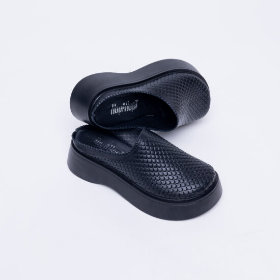 Черно дамско анатомично сабо от естествена кожа / /