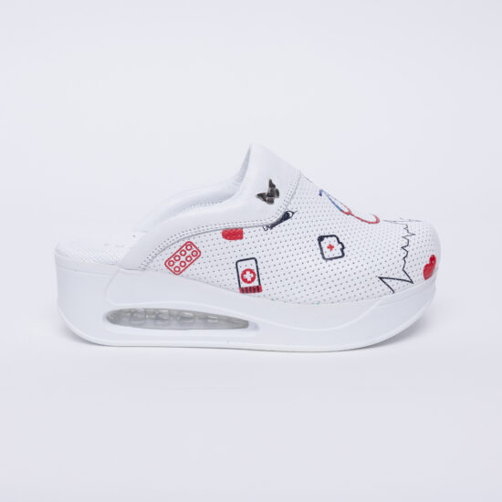 Дамско бяло медицинско сабо от естествена кожа / /