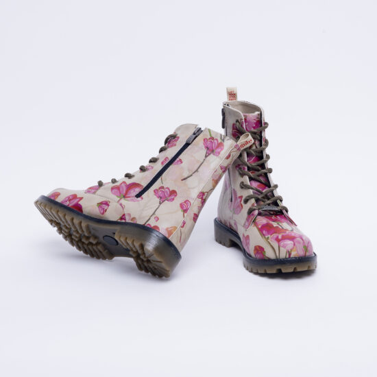 Модерни дамски боти тип кубинки с цветен принт / /