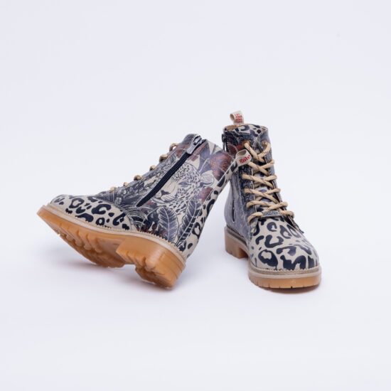 Модерни дамски боти тип кубинки с цветен принт / /