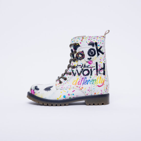 Модерни дамски боти тип кубинки с цветен принт / /