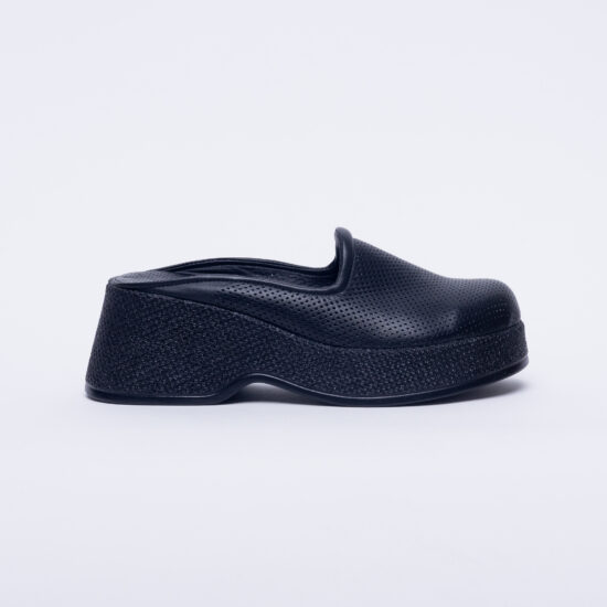 Черни чехли на платформа от естествена кожа / / Черни чехли на платформа от естествена кожа / /