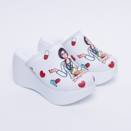 Медицинско сабо на платформа от естествена кожа / / Медицинско сабо на платформа от естествена кожа / /