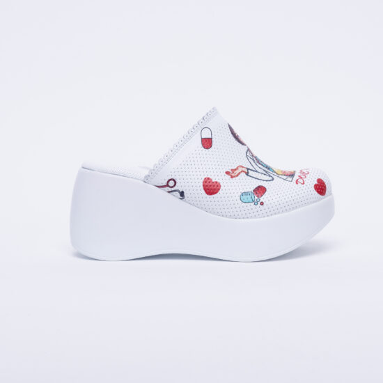 Медицинско сабо на платформа от естествена кожа / / Медицинско сабо на платформа от естествена кожа / /