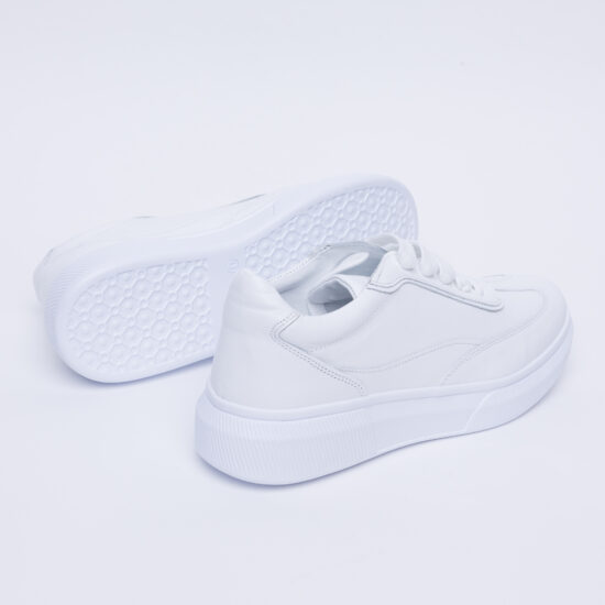 Бели анатомични кецове от естествена кожа / /