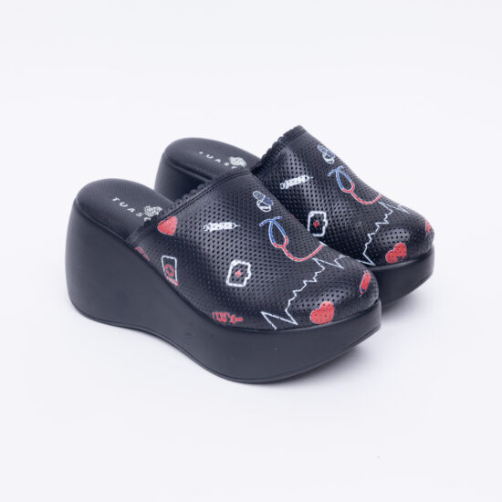 Медицинско сабо на платформа от естествена кожа / / Медицинско сабо на платформа от естествена кожа / /