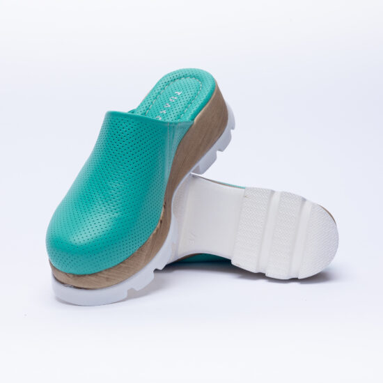 Зелено сабо на платформа от естествена кожа / / Зелено сабо на платформа от естествена кожа / /