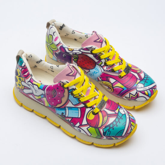 Дамски цветни маратонки с оригинален дизайн / /