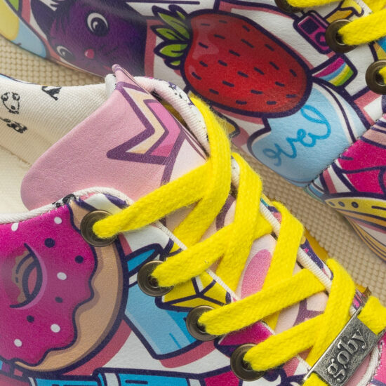 Дамски цветни маратонки с оригинален дизайн / /