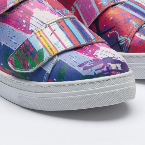 Дамски цветни кецове с оригинален дизайн / / Дамски цветни кецове с оригинален дизайн / /