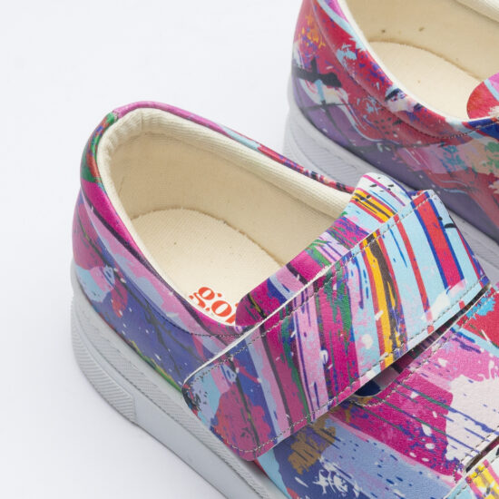 Дамски цветни кецове с оригинален дизайн / / Дамски цветни кецове с оригинален дизайн / /