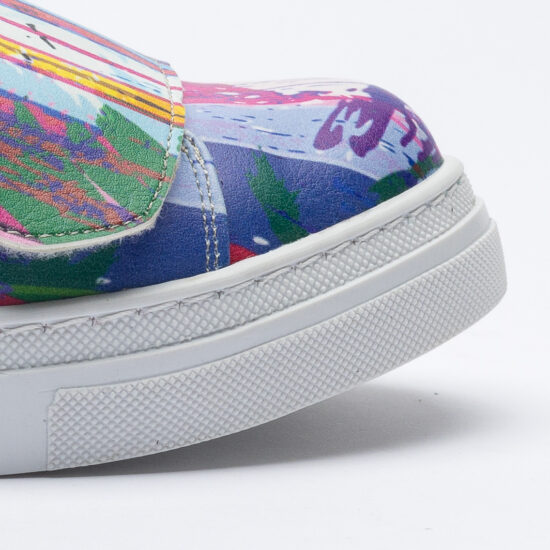 Дамски цветни кецове с оригинален дизайн / / Дамски цветни кецове с оригинален дизайн / /