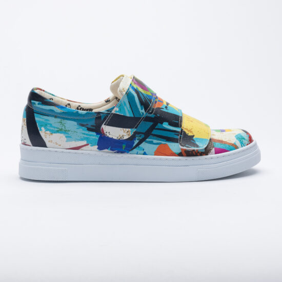 Дамски цветни кецове с оригинален дизайн / / Дамски цветни кецове с оригинален дизайн / /