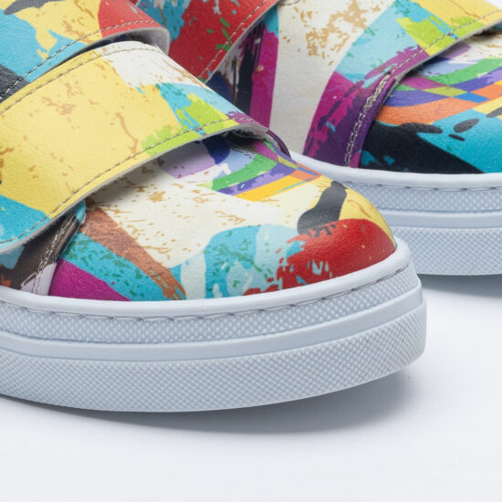 Дамски цветни кецове с оригинален дизайн / / Дамски цветни кецове с оригинален дизайн / /