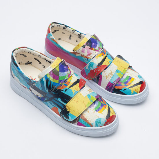 Дамски цветни кецове с оригинален дизайн / / Дамски цветни кецове с оригинален дизайн / /