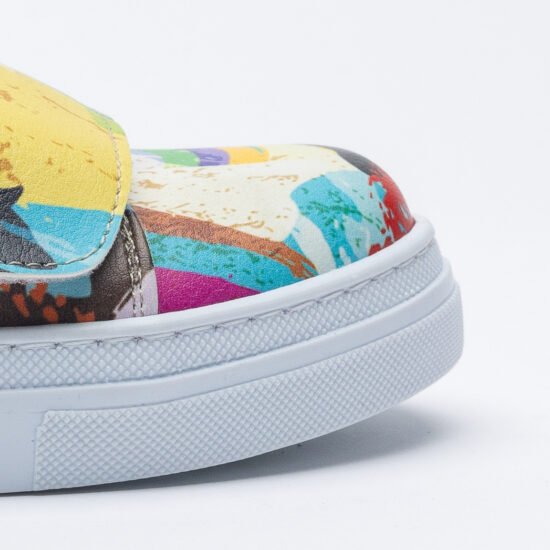 Дамски цветни кецове с оригинален дизайн / / Дамски цветни кецове с оригинален дизайн / /