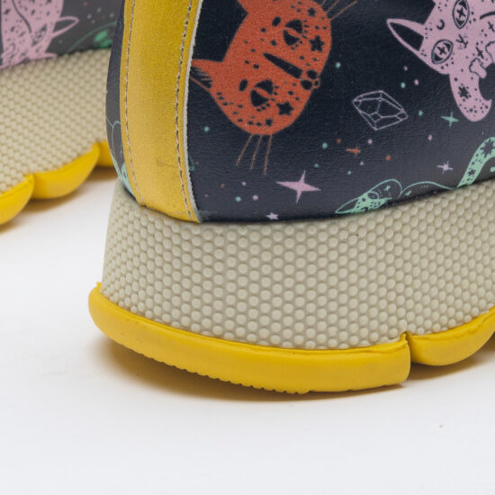 Дамски цветни маратонки с оригинален дизайн / / Дамски цветни маратонки с оригинален дизайн / /