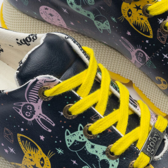 Дамски цветни маратонки с оригинален дизайн / / Дамски цветни маратонки с оригинален дизайн / /