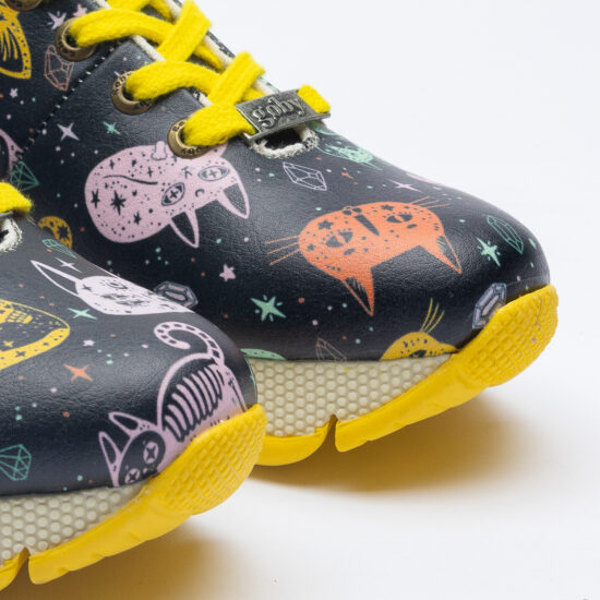 Дамски цветни маратонки с оригинален дизайн / / Дамски цветни маратонки с оригинален дизайн / /