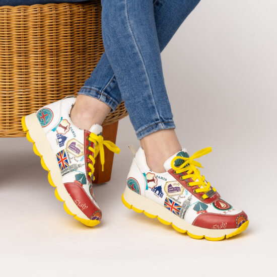 Дамски цветни маратонки с оригинален дизайн / /