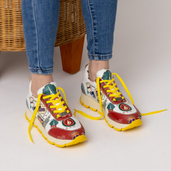 Дамски цветни маратонки с оригинален дизайн / /