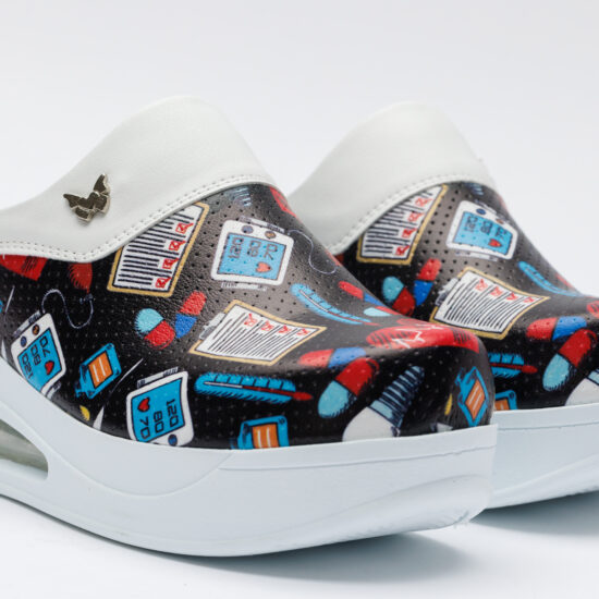 Медицинско сабо на платформа от еко кожа / / Медицинско сабо на платформа от еко кожа / /