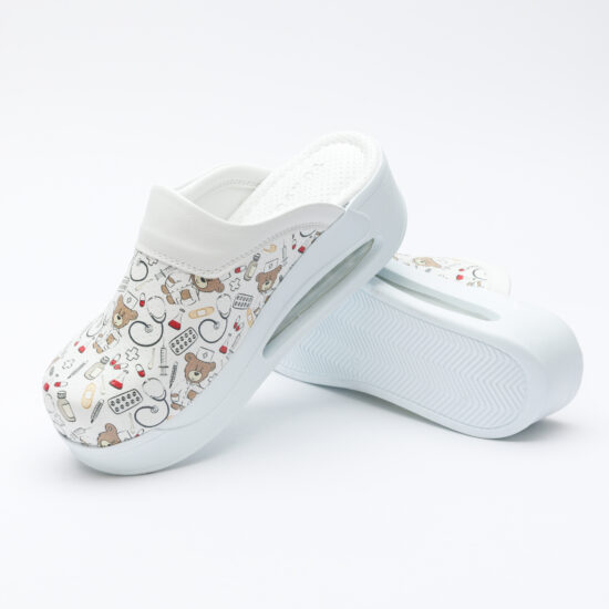 Медицинско сабо на платформа от еко кожа / /