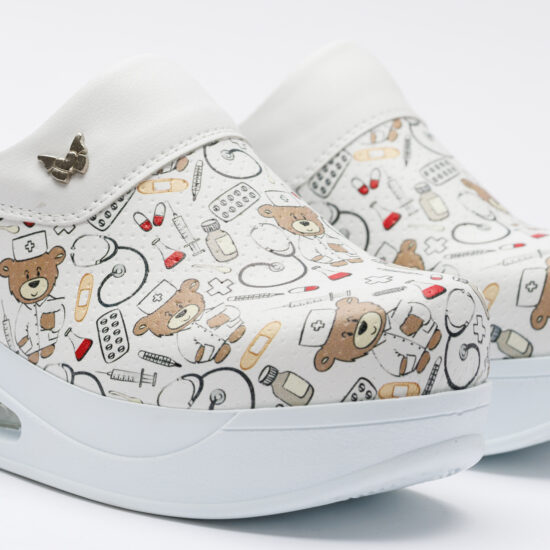 Медицинско сабо на платформа от еко кожа / /