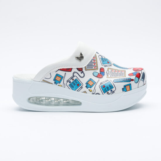 Медицинско сабо на платформа от еко кожа / / Медицинско сабо на платформа от еко кожа / /