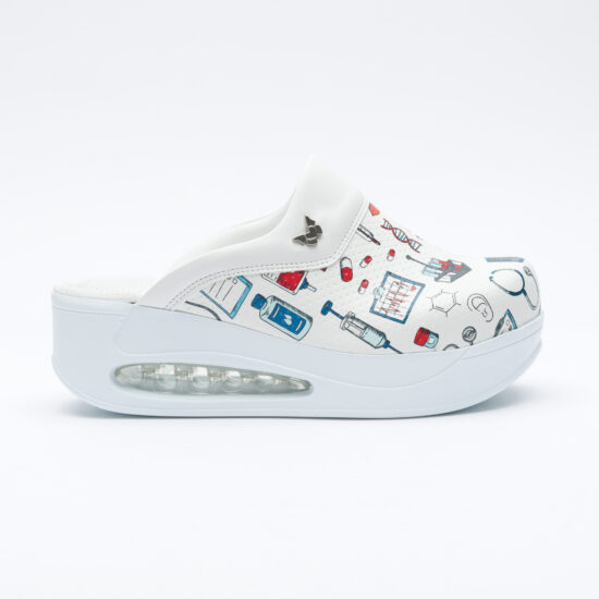 Медицинско сабо на платформа от еко кожа / / Медицинско сабо на платформа от еко кожа / /