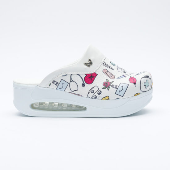 Медицинско сабо на платформа от еко кожа / / Медицинско сабо на платформа от еко кожа / /