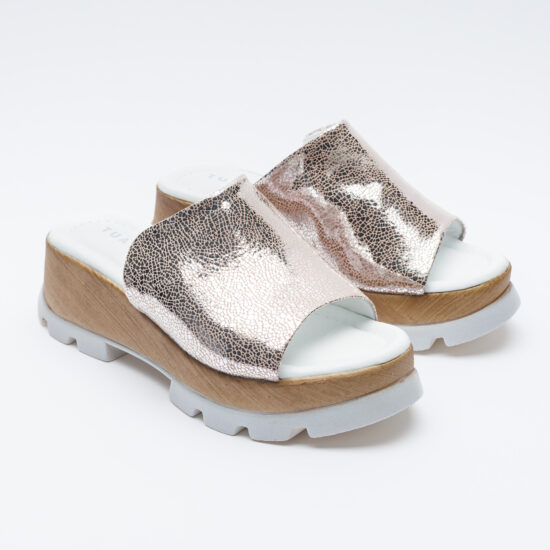 Анатомични чехли на платформа от естествена кожа / / Анатомични чехли на платформа от естествена кожа / /