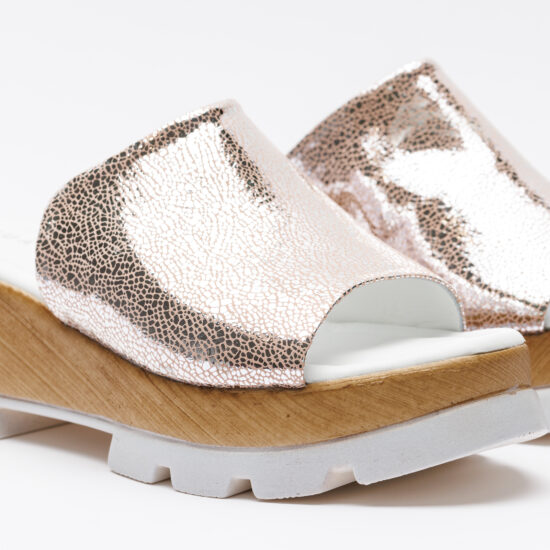 Анатомични чехли на платформа от естествена кожа / / Анатомични чехли на платформа от естествена кожа / /