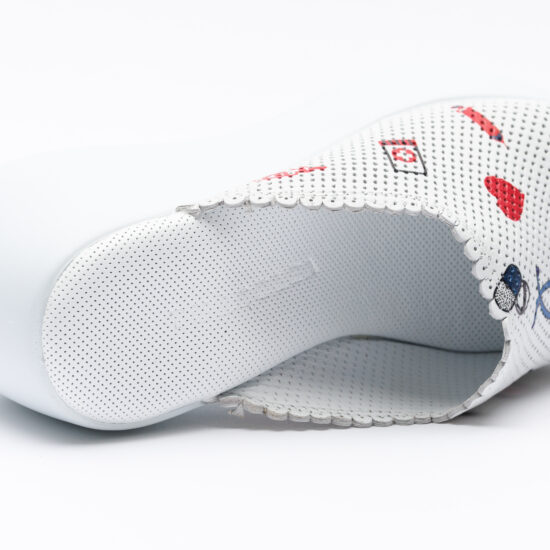 Медицинско сабо на платформа от естествена кожа / /